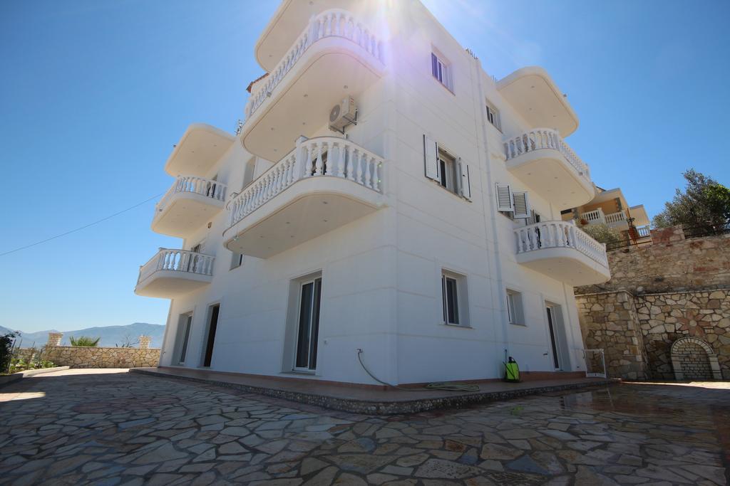 Vila Sulozeqi Apartment Sarande Exterior photo